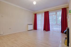 Lounge/Diner- click for photo gallery